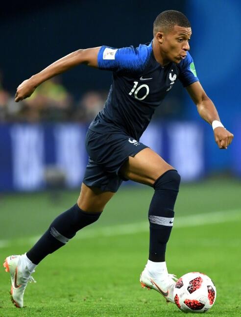 TA：在麦克拉伦执教牙买加时，他曾自掏腰包为工作人员买机票