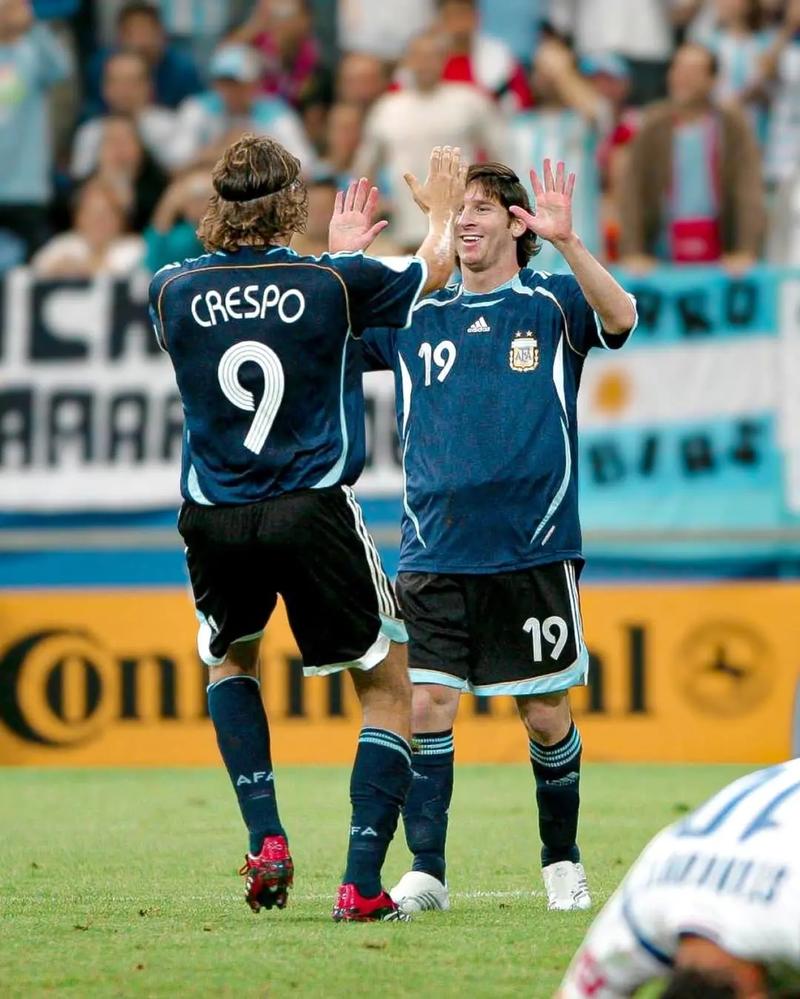 足球欧冠官方公布本赛季最佳阵容候选