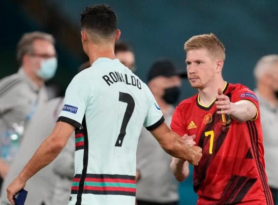 罗马诺：曼联要等谢什科伤情确定后再与齐尔克泽讨论未来