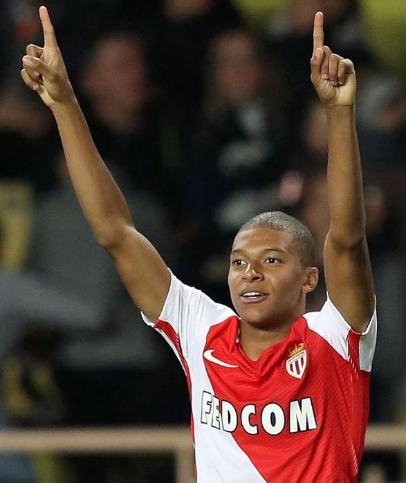 记者：斯图加特开始谈法比奥-维埃拉，阿森纳要价3000-3500万