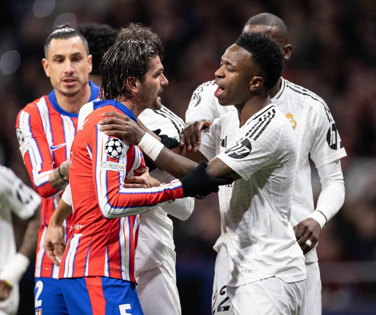 AC米兰在意大利杯负于拉齐奥，终结13场不败，放弃杯赛以专注意甲，凸显战略调整。