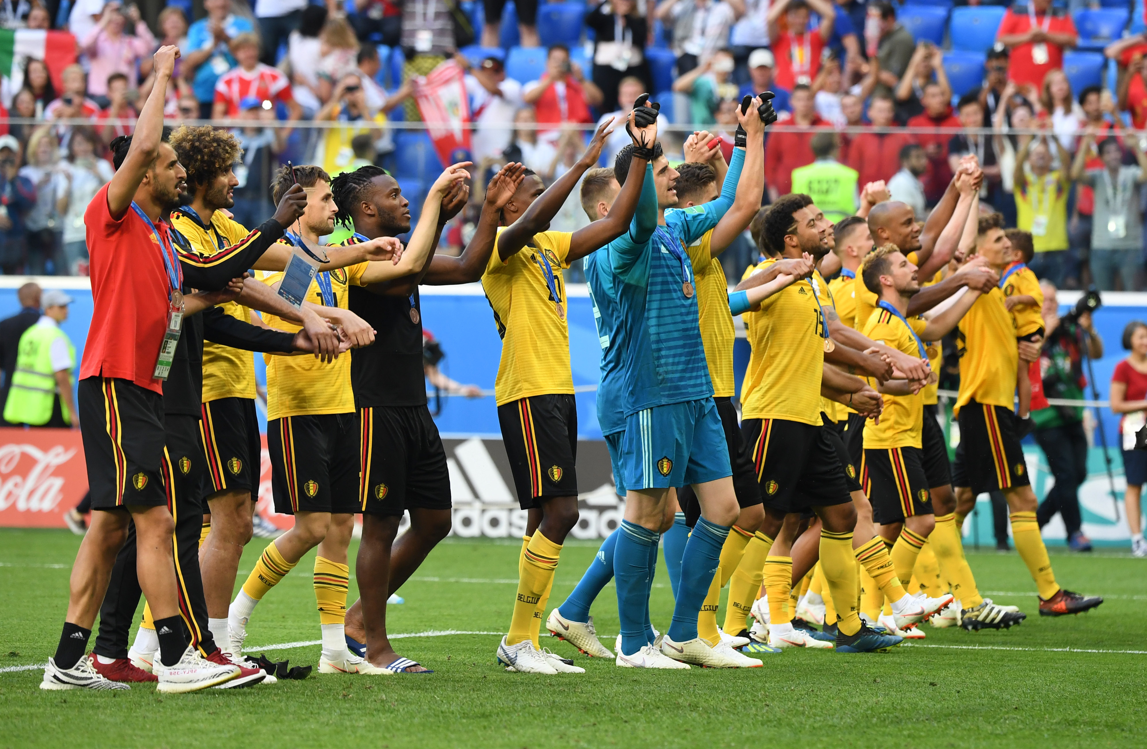 球迷：他活成了我们的骄傲