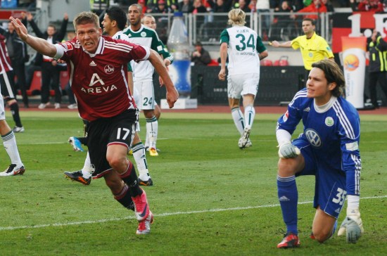 NBA：勇士主场狂胜灰熊 库里轰下45分